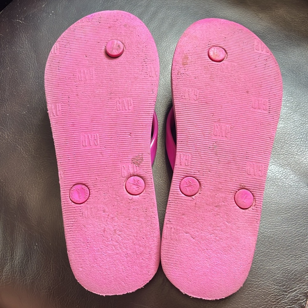 GAP flip flops - Picture 3 of 4